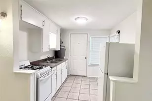 2714 Carrolton St, Houston, TX 77023 - Photo 7