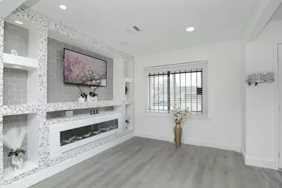 5739 Waterford Drive, Houston, TX 77033 - Photo 9