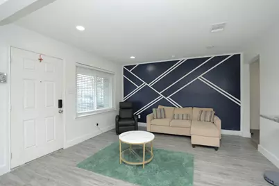 5739 Waterford Drive, Houston, TX 77033 - Photo 7