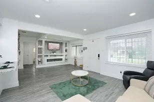 5739 Waterford Dr, Houston, TX 77033 - Photo 7