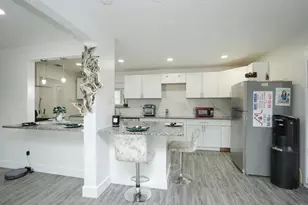 5739 Waterford Dr, Houston, TX 77033 - Photo 11