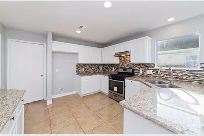 12418 Magnolia Canyon, Houston, TX 77099 - Photo 9