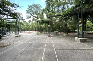 27 N Duskwood Pl, The Woodlands, TX 77381 - Photo 13