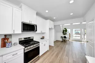 300 Narcissus Rd, Kemah, TX 77565 - Photo 25