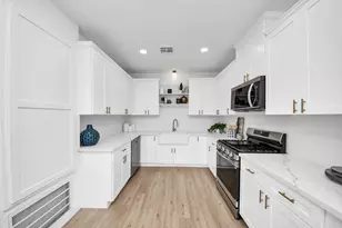 300 Narcissus Rd, Kemah, TX 77565 - Photo 21