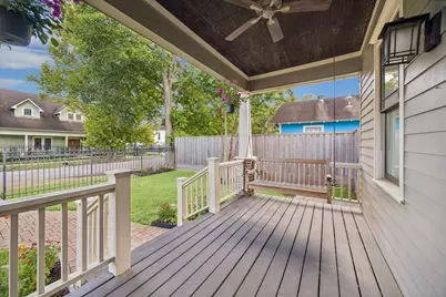 215 E 26th Street, Houston, TX 77008 - Photo 3