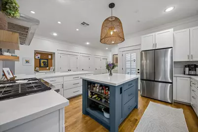 215 E 26th Street, Houston, TX 77008 - Photo 13