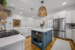215 E 26th St, Houston, TX 77008 - Photo 13