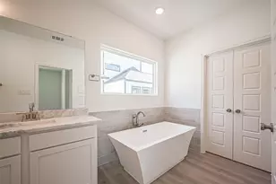 8919 Grovner Pl, Houston, TX 77055 - Photo 9