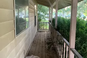 215 Jasmine St, Lake Jackson, TX 77566 - Photo 7