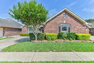314 Parkwood Village Dr, Friendswood, TX 77546 - Photo 3