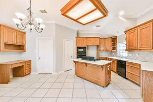 314 Parkwood Village Dr, Friendswood, TX 77546 - Photo 9