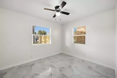 8411 Botany Lane, Houston, TX 77075 - Photo 13