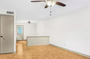 4410 T C Jester Blvd, Houston, TX 77018 - Photo 5