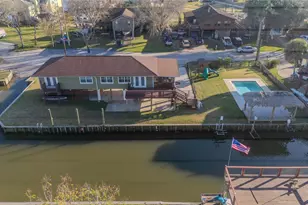 5103 Captains Dr, Dickinson, TX 77539 - Photo 1