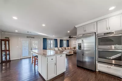 5103 Captains Drive, Dickinson, TX 77539 - Photo 11