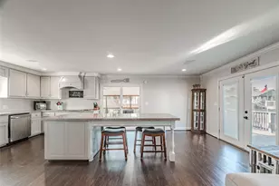 5103 Captains Dr, Dickinson, TX 77539 - Photo 13