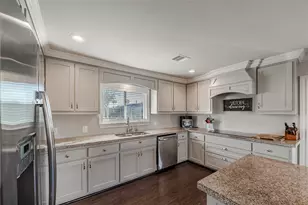 5103 Captains Dr, Dickinson, TX 77539 - Photo 13