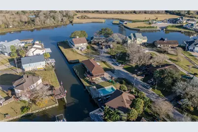 5103 Captains Drive, Dickinson, TX 77539 - Photo 5