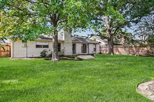 8926 Langdon Ln, Houston, TX 77036 - Photo 33