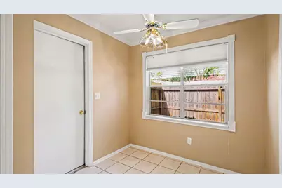 8926 Langdon Lane, Houston, TX 77036 - Photo 17