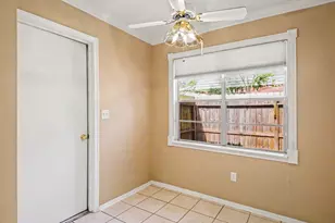 8926 Langdon Ln, Houston, TX 77036 - Photo 17