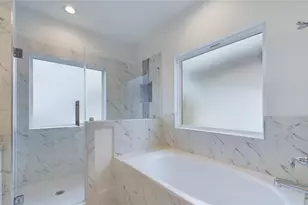 6404 Pregonero Ln, Houston, TX 77048 - Photo 13