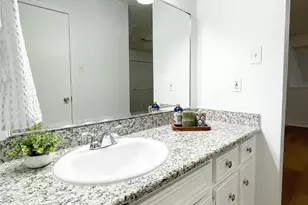 13716 Hollowgreen Dr, Houston, TX 77082 - Photo 19