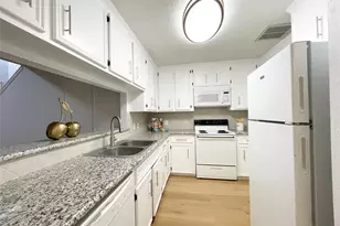 13716 Hollowgreen Dr, Houston, TX 77082 - Photo 5