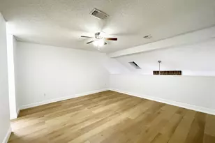 13716 Hollowgreen Dr, Houston, TX 77082 - Photo 9