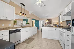 1302 15th St, Galveston, TX 77550 - Photo 11