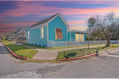 1302 15th Street, Galveston, TX 77550 - Photo 1