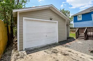 1307 Walton St, Houston, TX 77009 - Photo 31