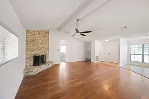 14023 Old Village Ln, Sugar Land, TX 77498 - Photo 7