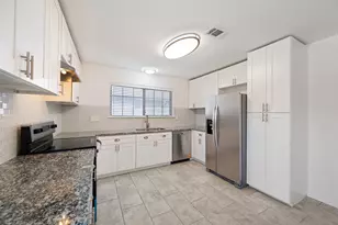 14023 Old Village Ln, Sugar Land, TX 77498 - Photo 11