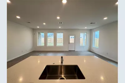 13320 Harbor Point Drive, Texas City, TX 77568 - Photo 3