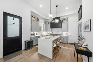 1908 W 25th St, Houston, TX 77008 - Photo 3