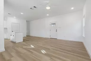 903 Marjorie St, Houston, TX 77088 - Photo 3
