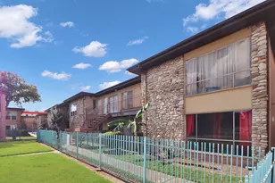 7047 Bissonnet St, Houston, TX 77074 - Photo 17