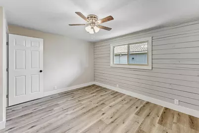 52 Hunters Creek Drive, Huntsville, TX 77340 - Photo 13