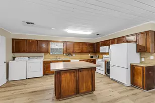 95 Main St, Huntsville, TX 77340 - Photo 11