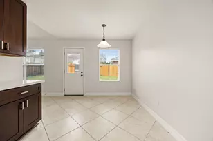 29123 Foxingham Cir, Spring, TX 77386 - Photo 17