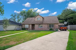 706 Yale Ln, Deer Park, TX 77536 - Photo 3
