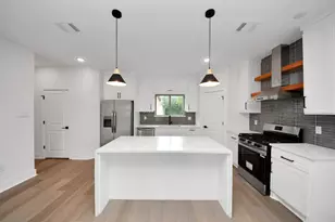 5630 Dolores St, Houston, TX 77057 - Photo 15