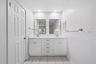 10311 Westray St, Houston, TX 77043 - Photo 25