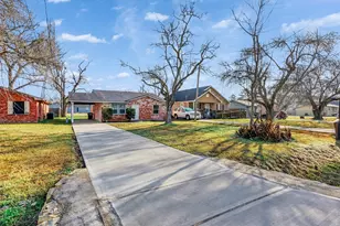 2613 Timber Dr, Dickinson, TX 77539 - Photo 27