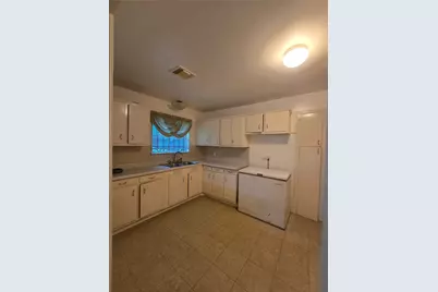 5659 Westover Street, Houston, TX 77033 - Photo 13