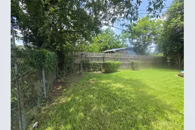 5659 Westover Street, Houston, TX 77033 - Photo 3