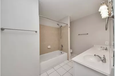 70 N Lace Arbor Drive, The Woodlands, TX 77382 - Photo 35