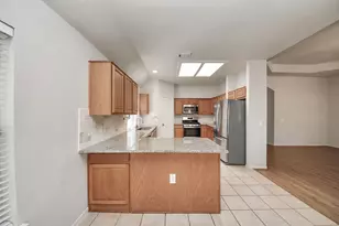 70 N Lace Arbor Dr, The Woodlands, TX 77382 - Photo 13